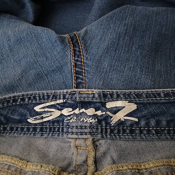 Seven 7 Capri Jeans Plus Size 18 Luxe Embroidered Blue Denim Stretch - Picture 7 of 10